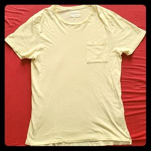 Basic yellow pocket tee
